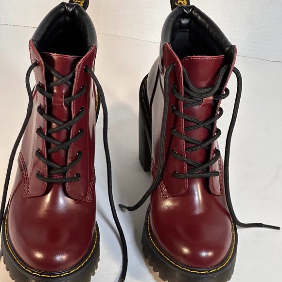 Ladies' Dr Martens boots size L-7 - Picture 3 of 16